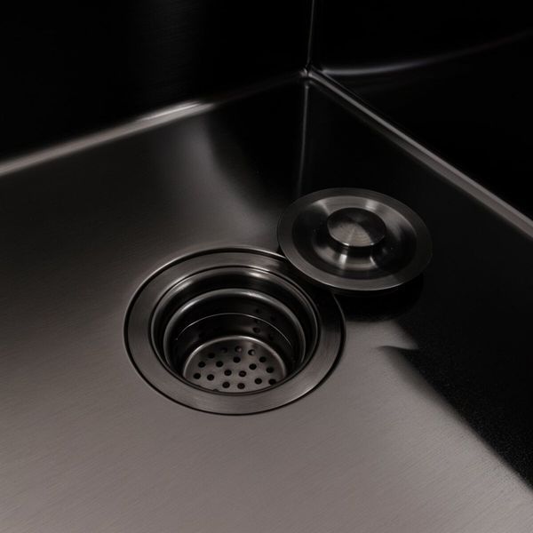 Кухонна мийка CM 65*50 R чорна PVD VALESO Handmade (круглий сифон 3,0/0,8) 45902 фото